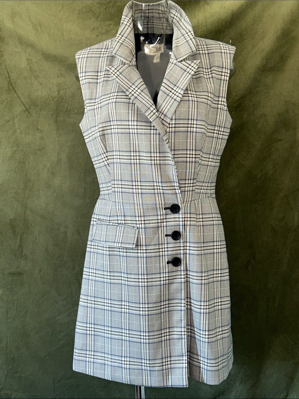 Sleeveless Plaid Blazer Dress in Light Gray